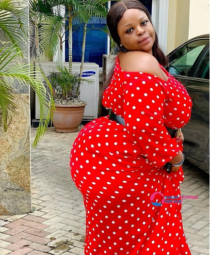 Joan – successful Nairobi sugar mummy seeking young man for casual relationship