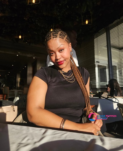 Sugar mummy Joy from Westlands Nairobi looking for young man for love and travel